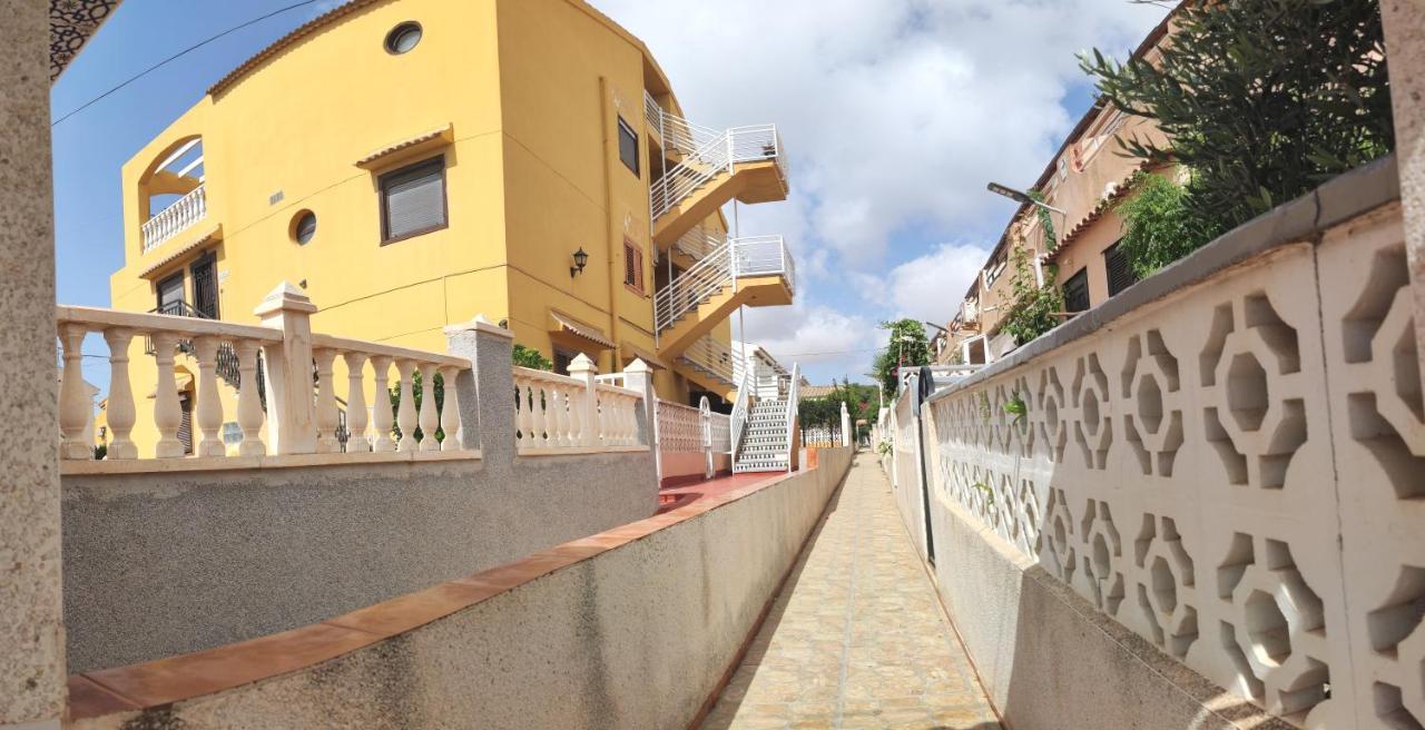 La Rosaleda Apartamento Torrevieja Exterior foto